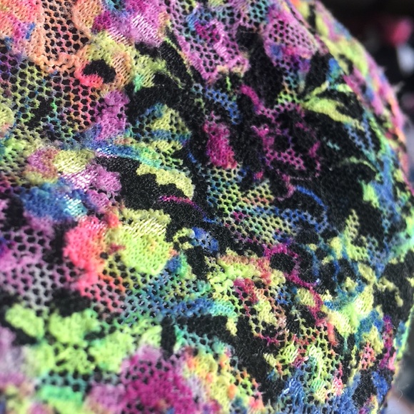 Colorful Lace Bandeau Bra - Picture 3 of 3